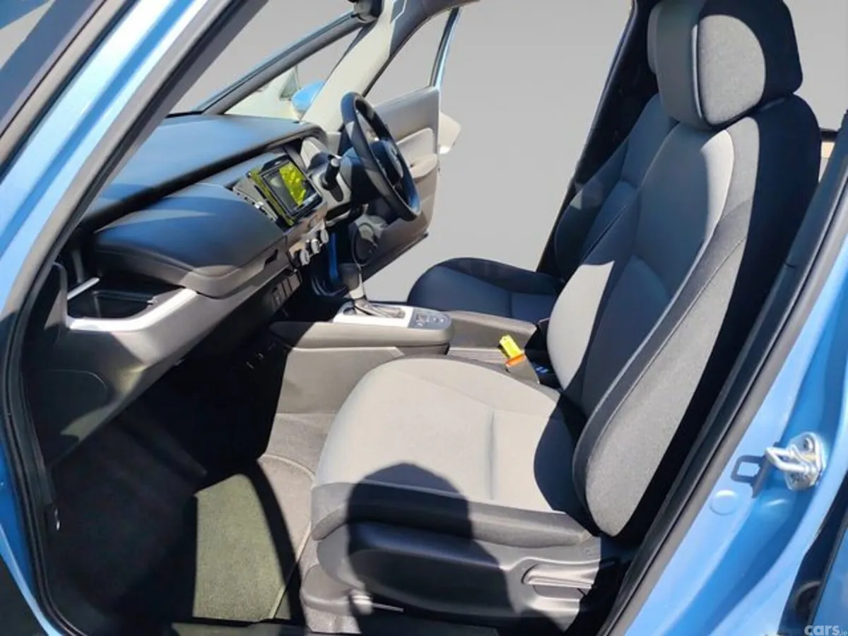 Honda Fit Hatchback, Petrol, 2021, Blue