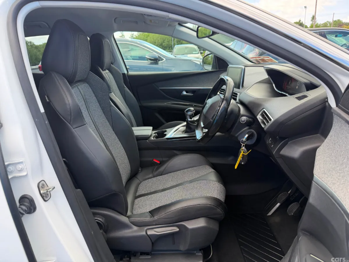 Peugeot 3008 Hatchback, Diesel, 2019, White