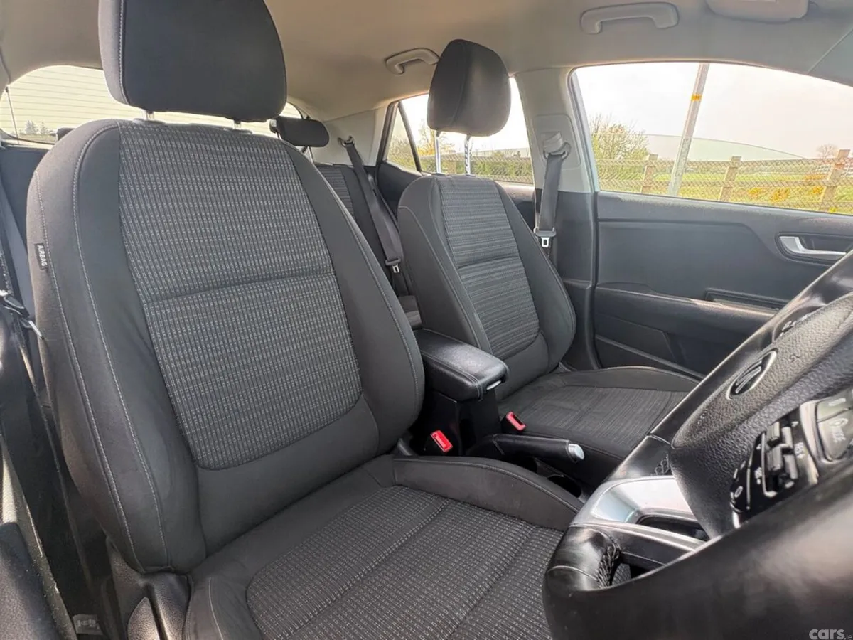 Kia Stonic Hatchback, Petrol, 2018, Grey