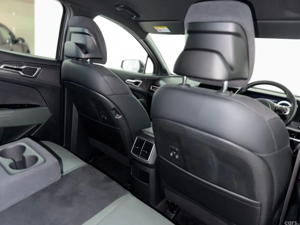 Kia Sportage MPV, Petrol Hybrid, 2025, Grey