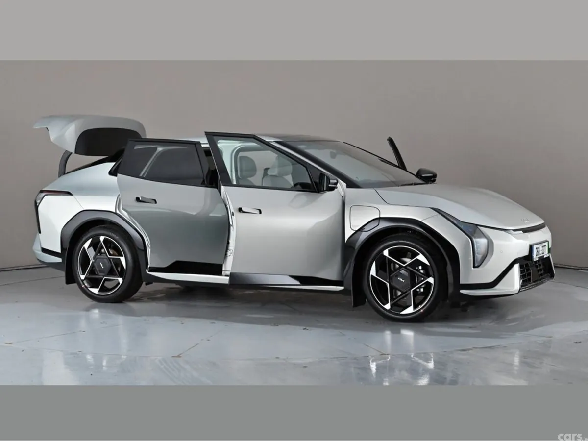 Kia EV4 Saloon, Electric, 2026, Silver
