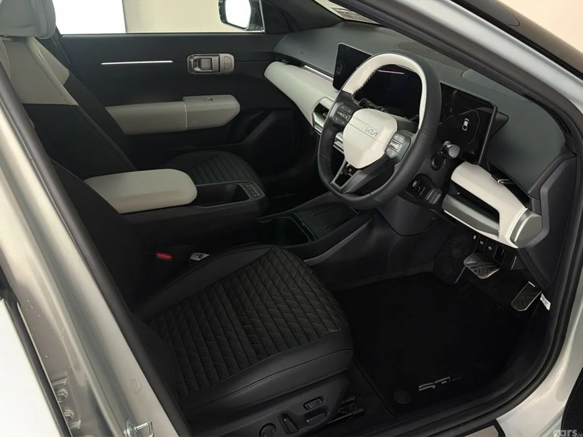 Kia EV4 Saloon, Electric, 2026, Silver