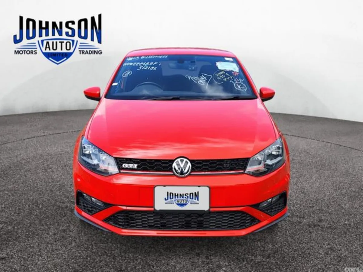 Volkswagen Polo Hatchback, Petrol, 2015, Red
