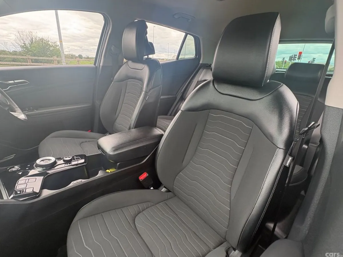 Kia Sportage SUV, Petrol Hybrid, 2023, Grey