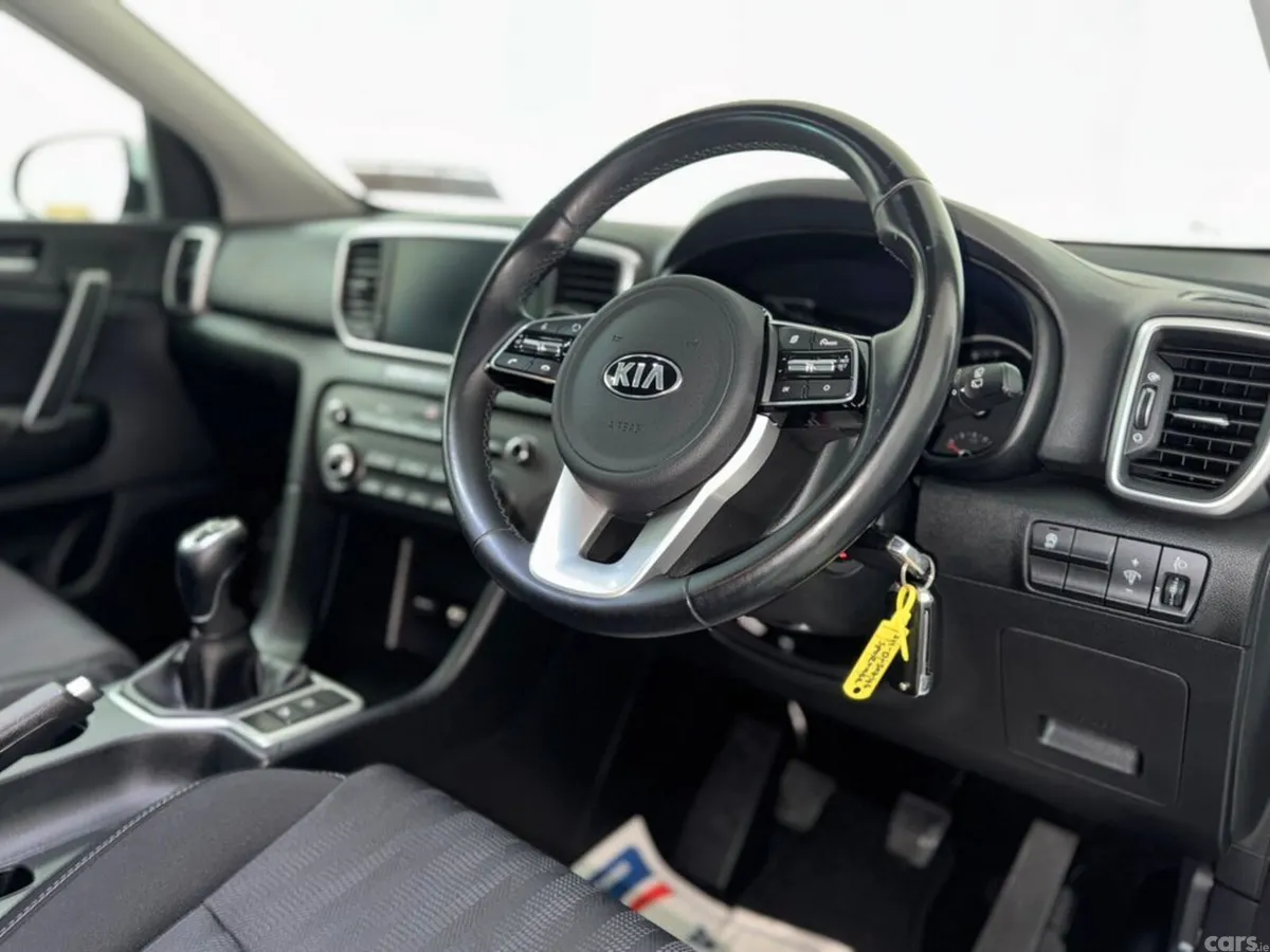 Kia Sportage MPV, Diesel Hybrid, 2021, White