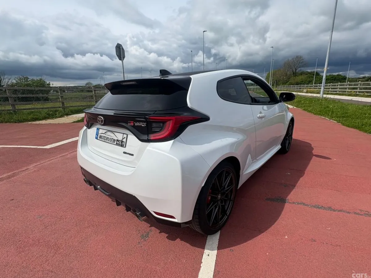Toyota Yaris Hatchback, Petrol, 2022, White