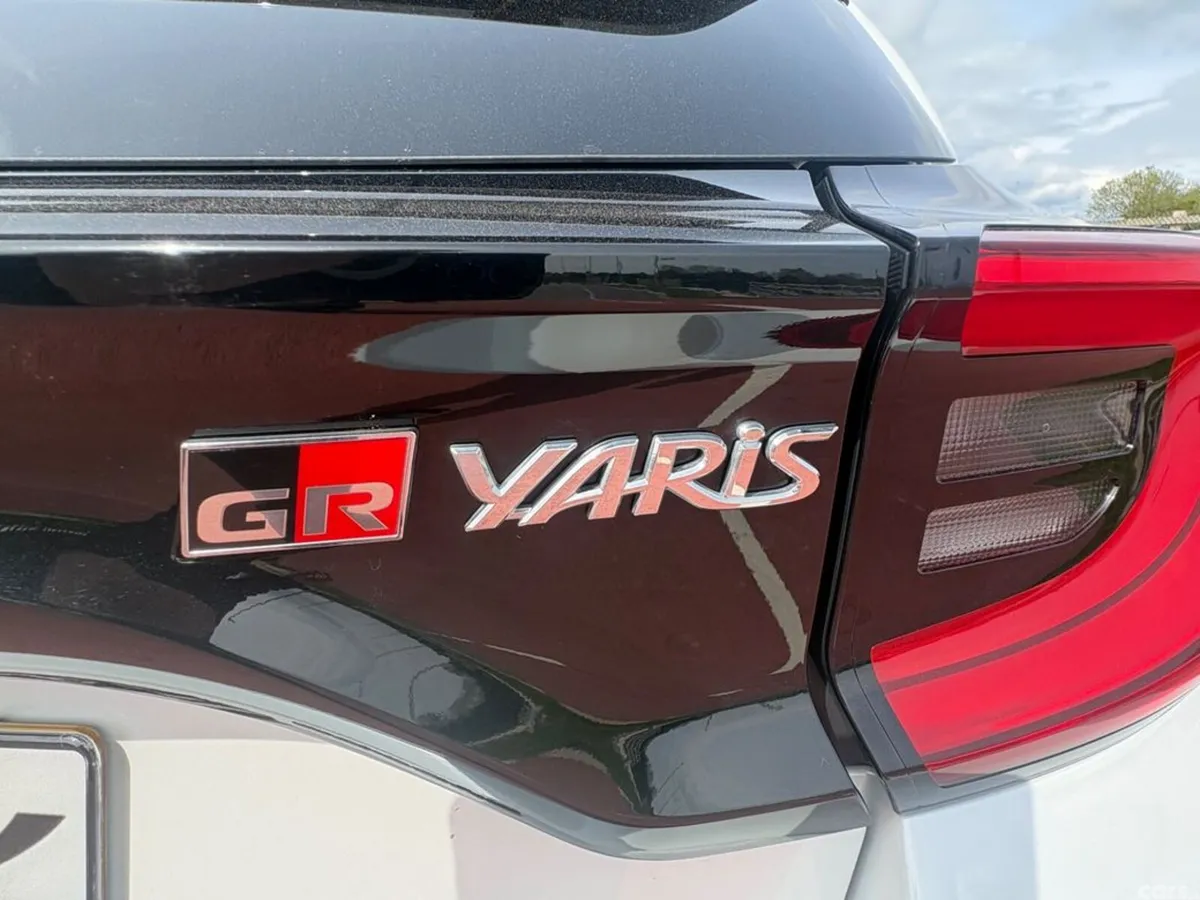 Toyota Yaris Hatchback, Petrol, 2022, White
