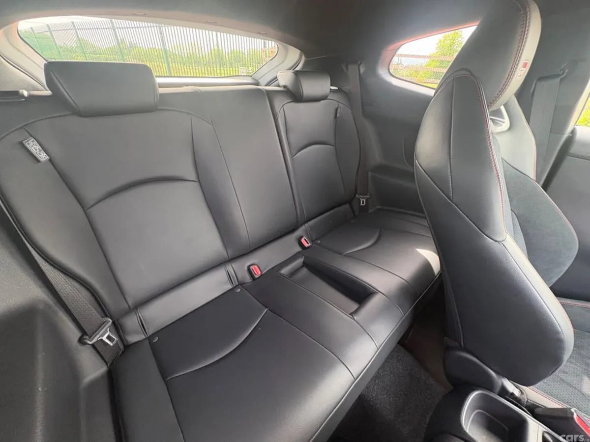 Toyota Yaris Hatchback, Petrol, 2022, White