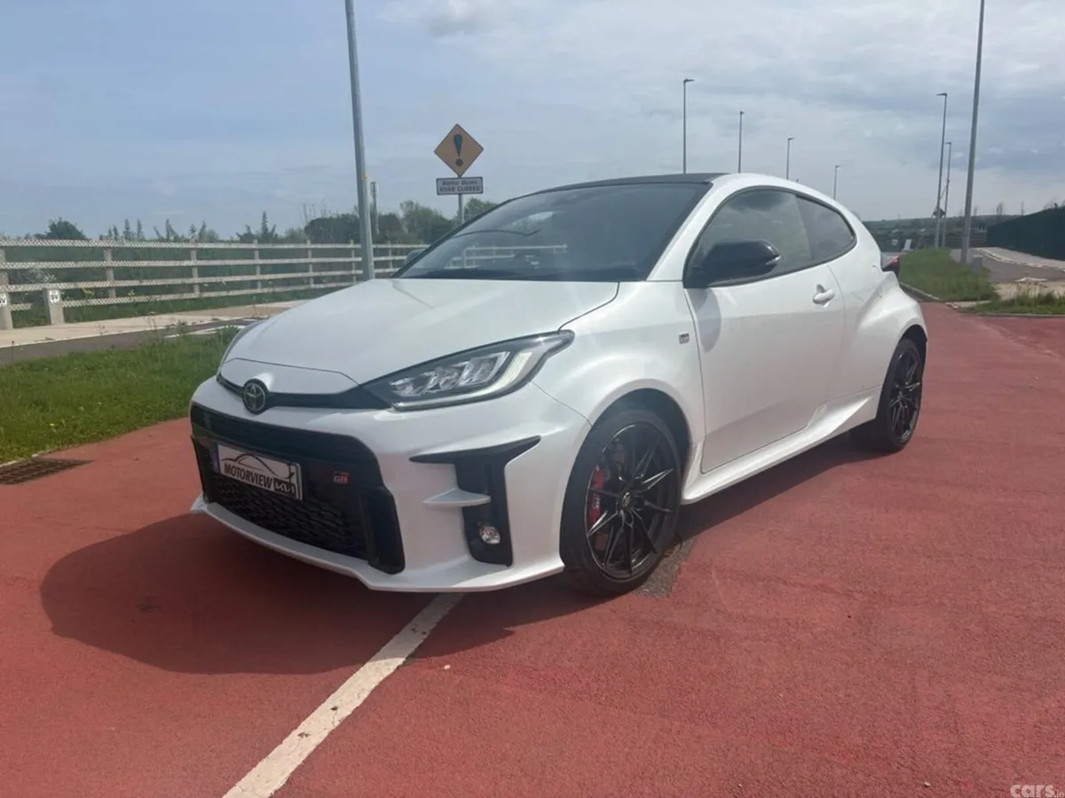 Toyota Yaris Hatchback, Petrol, 2022, White