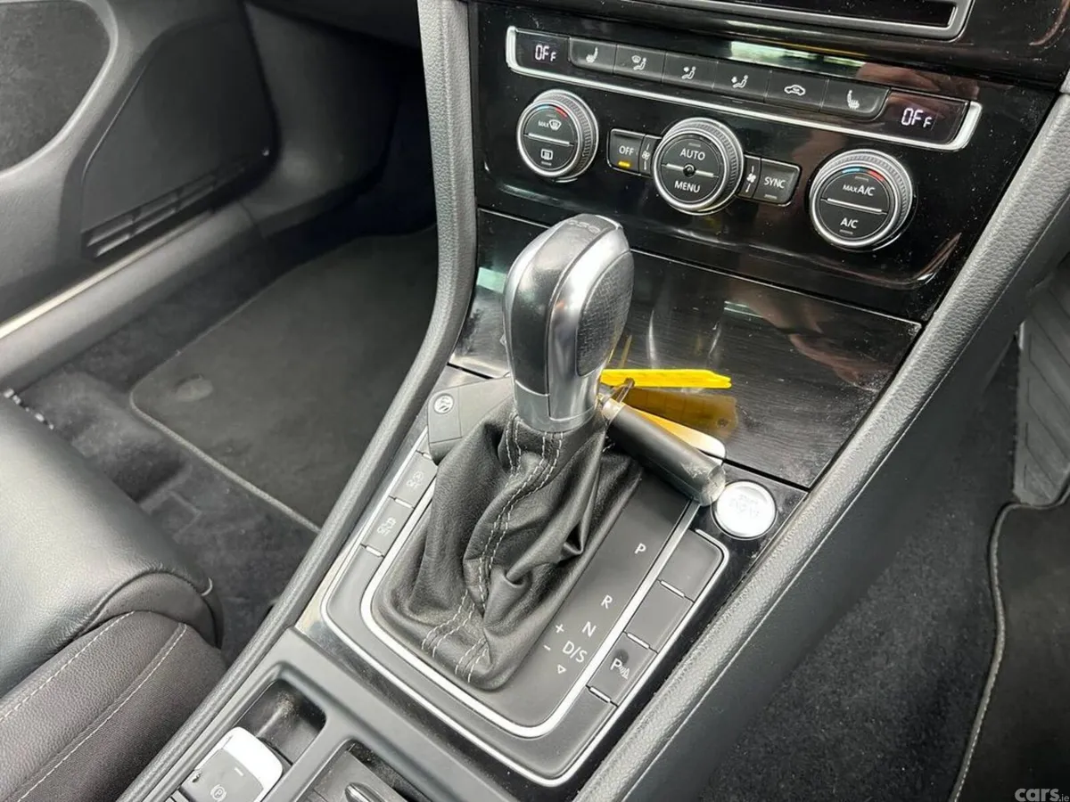 Volkswagen Golf Hatchback, Petrol, 2014, White