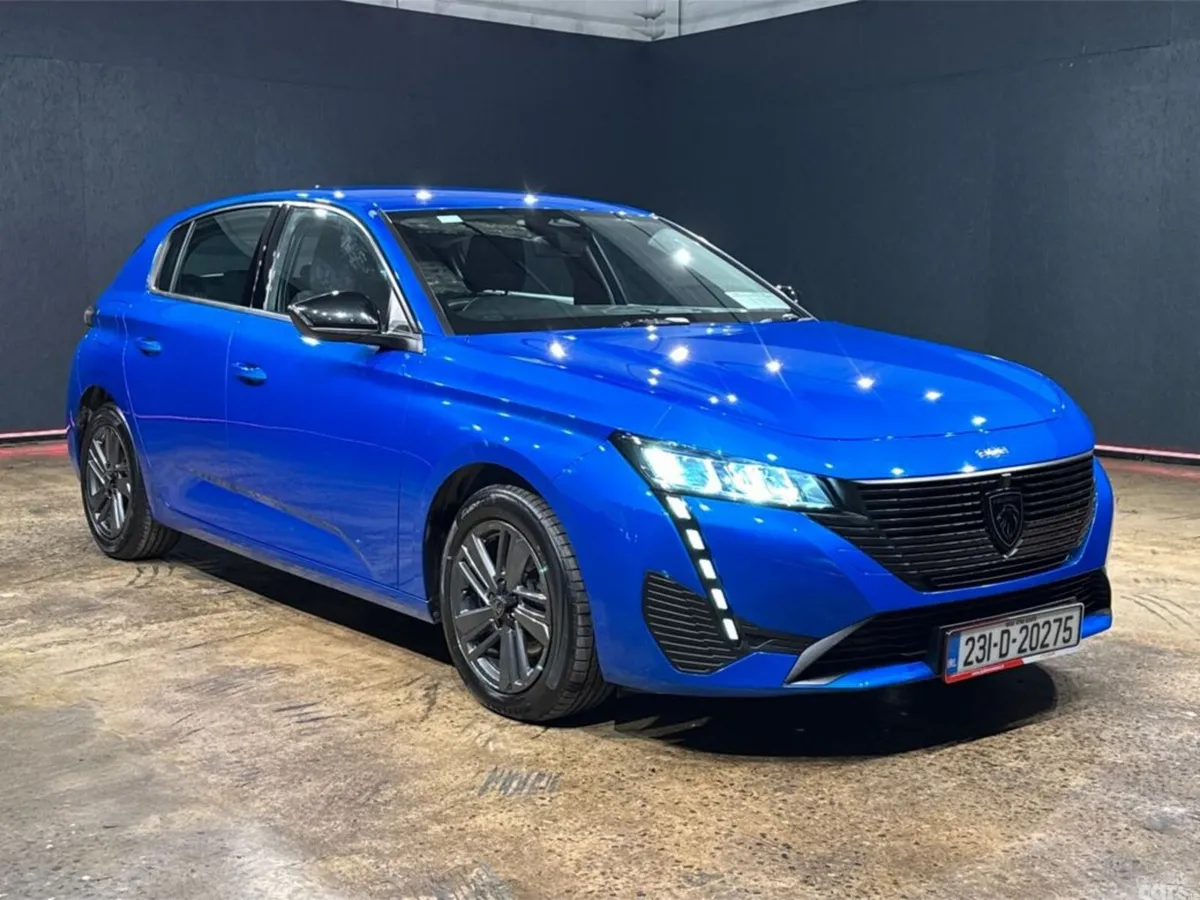Peugeot 308 Hatchback, Diesel, 2023, Blue