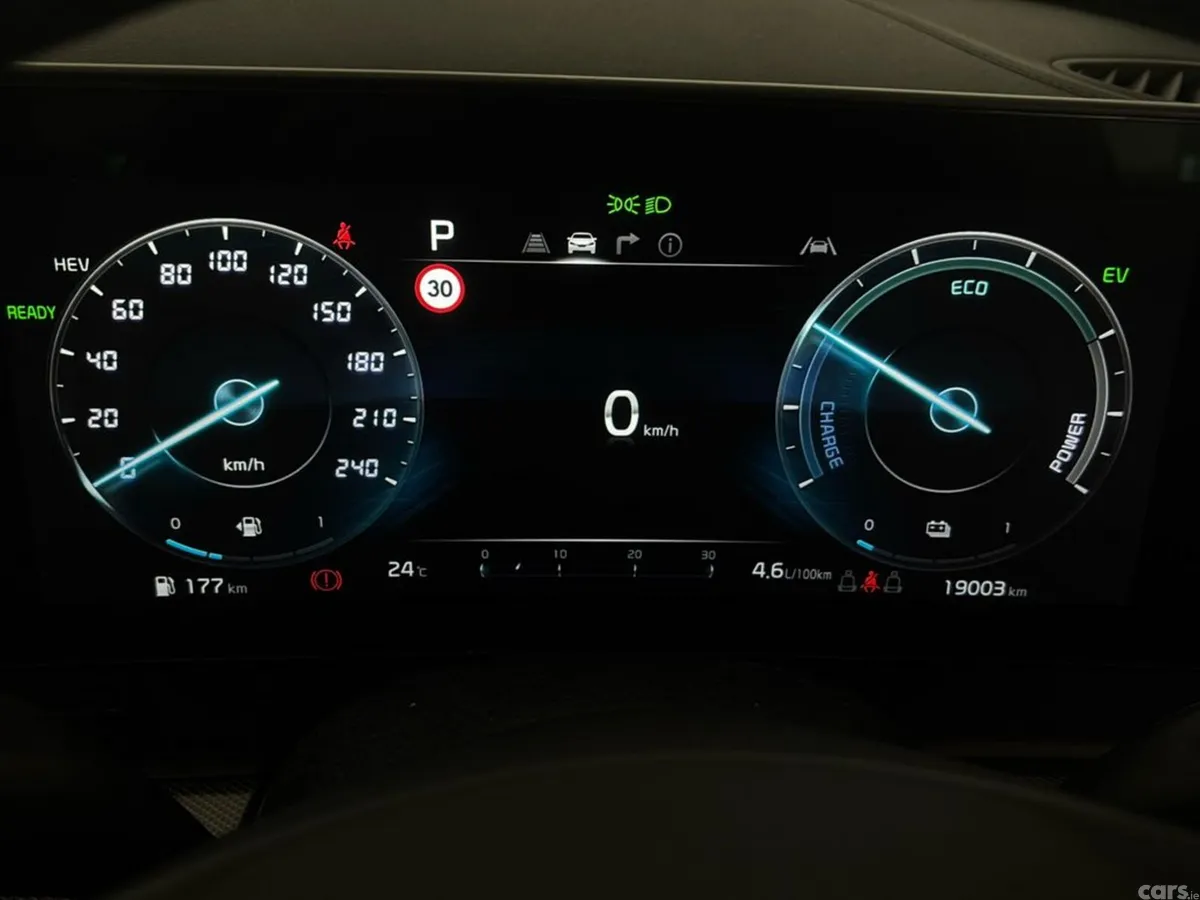 Kia Sportage MPV, Petrol Plug-in Hybrid, 2025, White