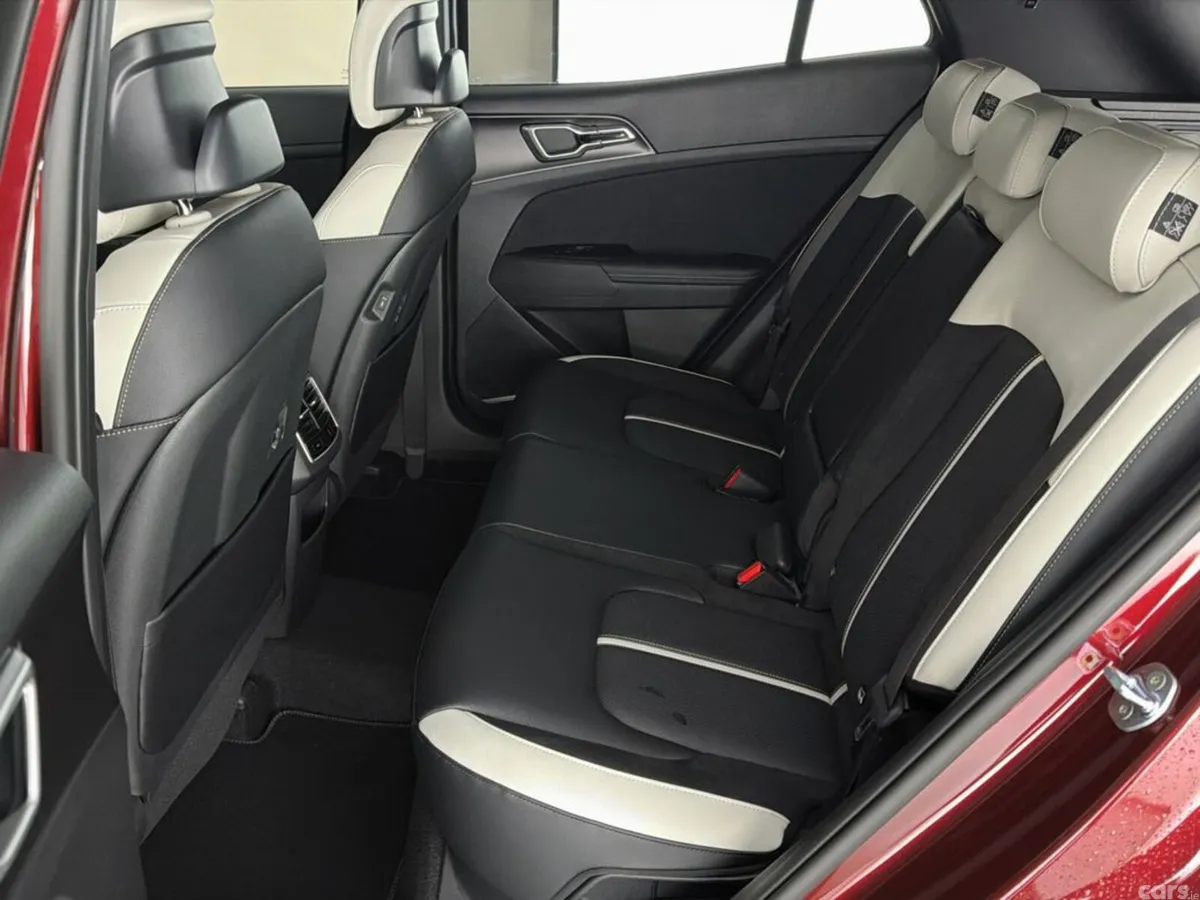 Kia Sportage SUV, Diesel Hybrid, 2026, Red