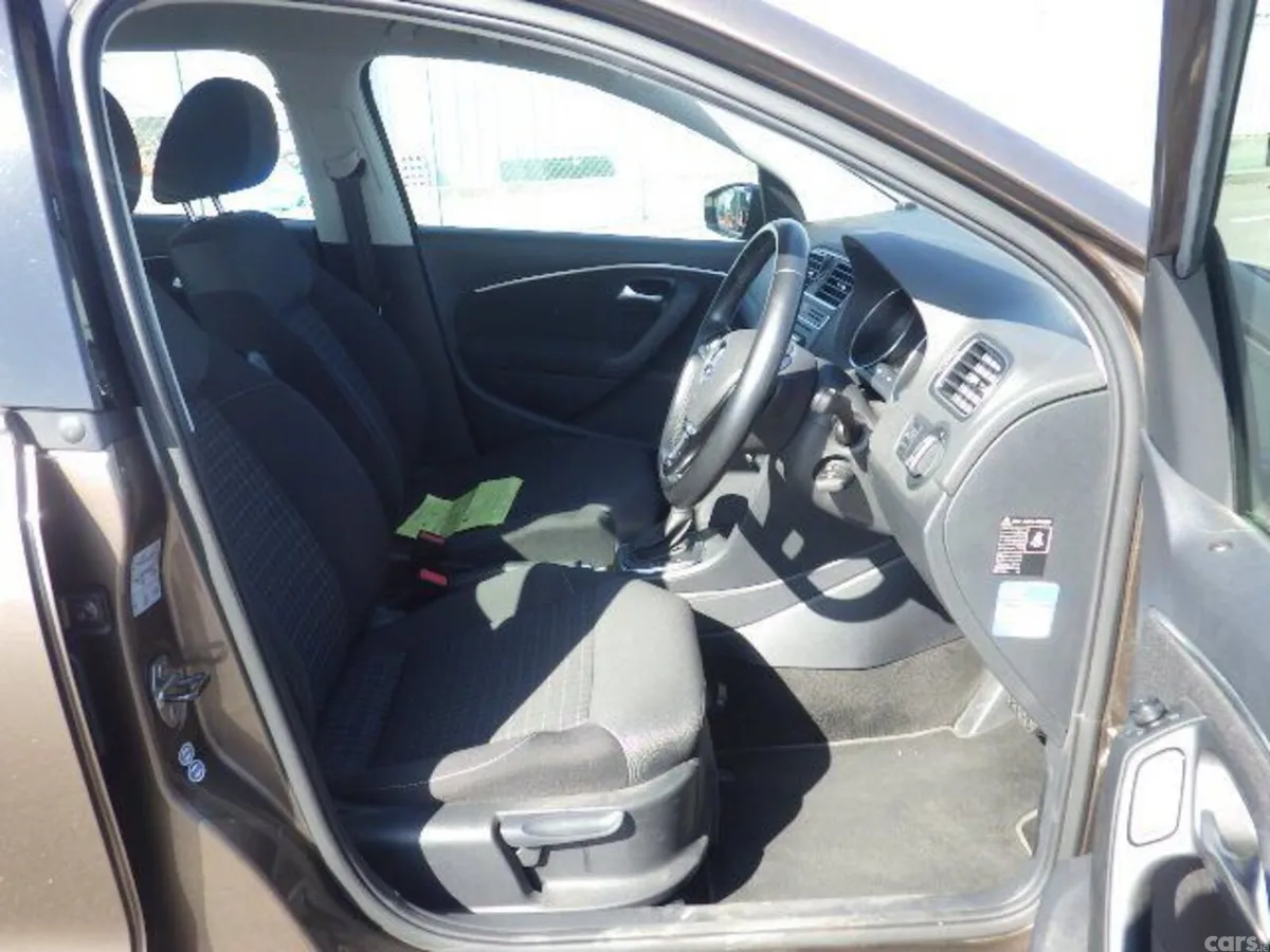 Volkswagen Polo Hatchback, Petrol, 2015, Brown