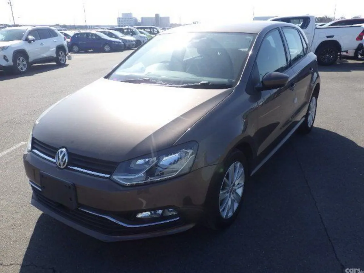 Volkswagen Polo Hatchback, Petrol, 2015, Brown