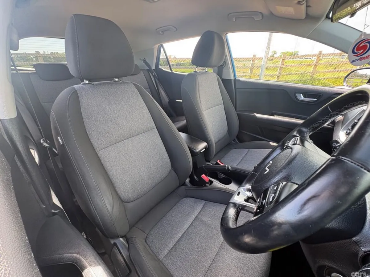 Kia Stonic Hatchback, Petrol, 2023, Blue