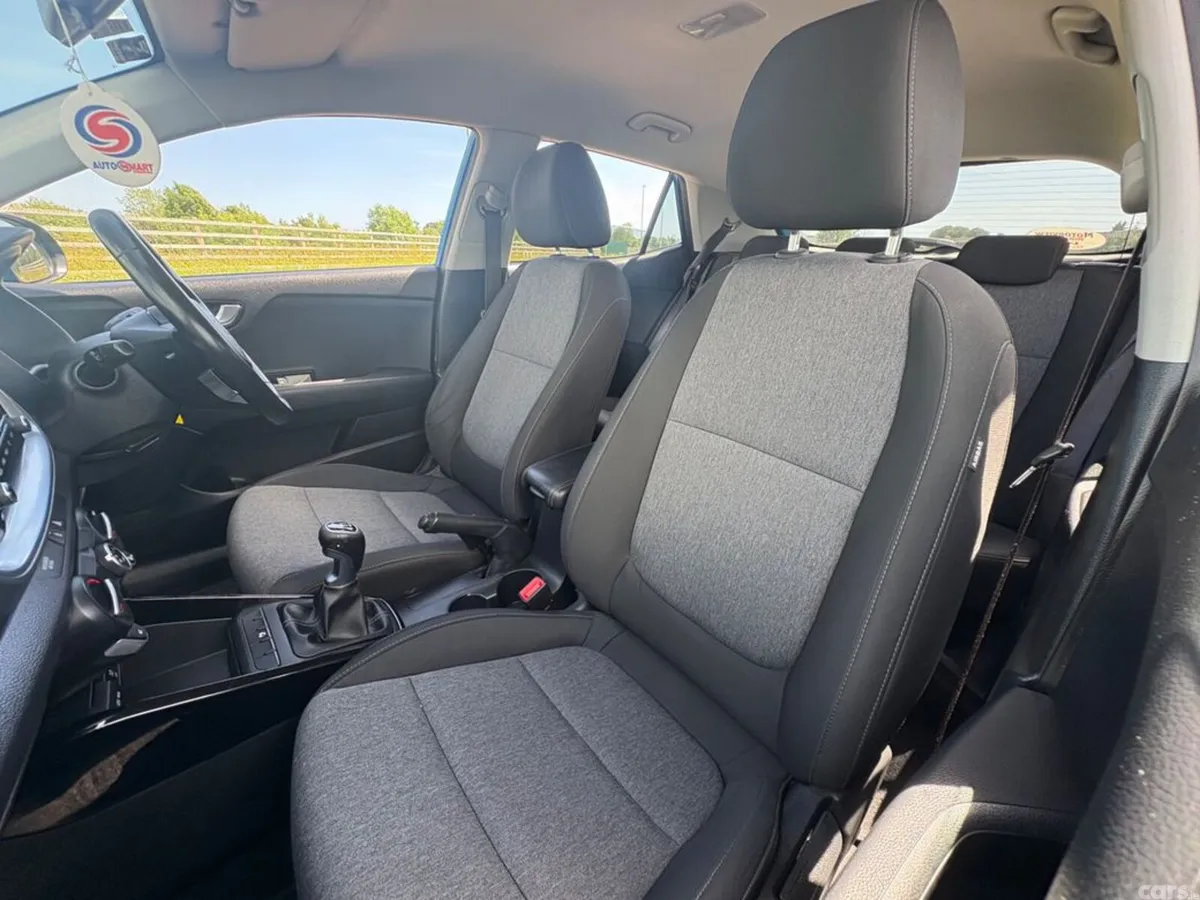 Kia Stonic Hatchback, Petrol, 2023, Blue