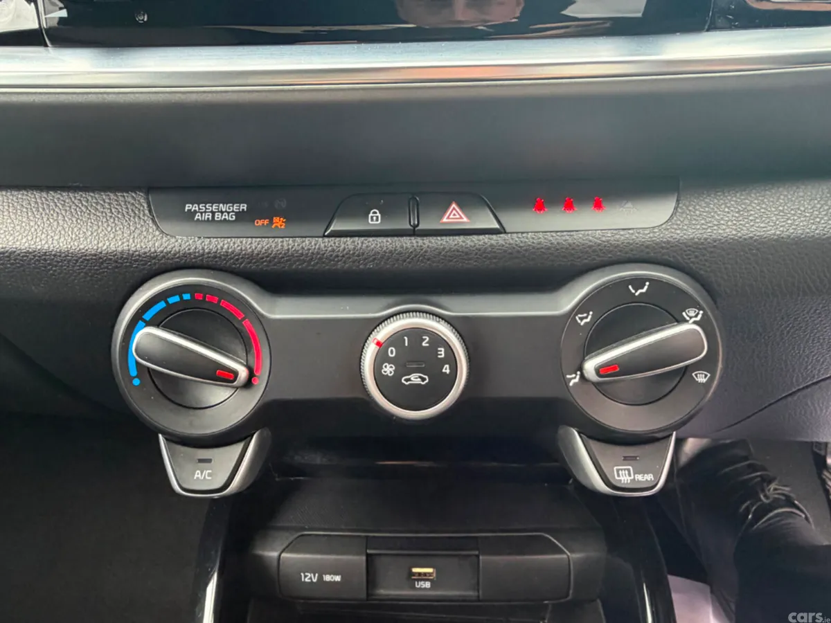 Kia Stonic Hatchback, Petrol, 2021, Grey