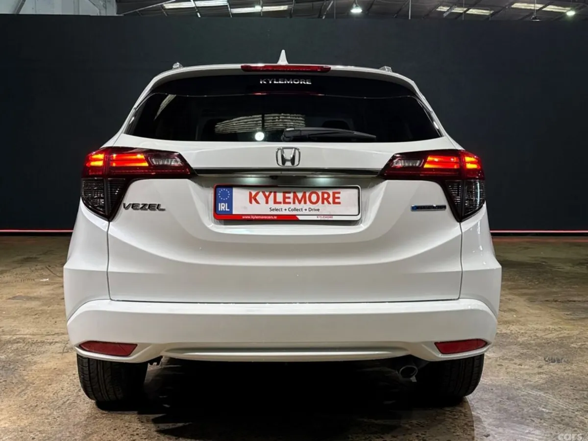 Honda Vezel SUV, Petrol Hybrid, 2021, White