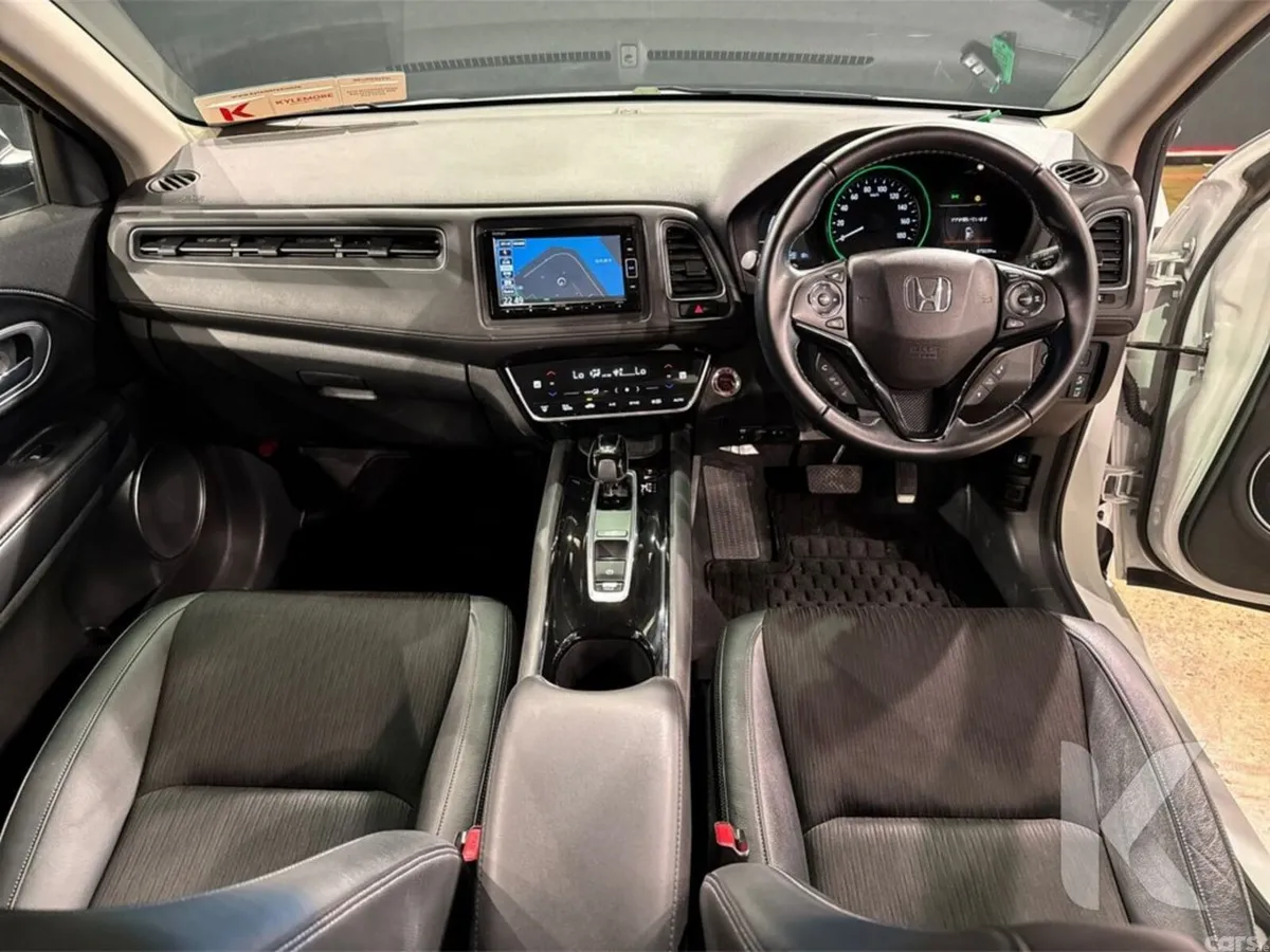 Honda Vezel SUV, Petrol Hybrid, 2021, White