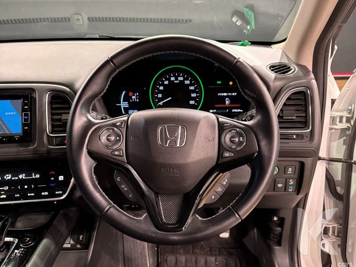 Honda Vezel SUV, Petrol Hybrid, 2021, White
