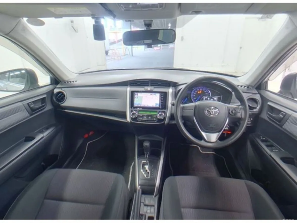 Toyota Corolla Estate, Petrol Hybrid, 2015, Silver
