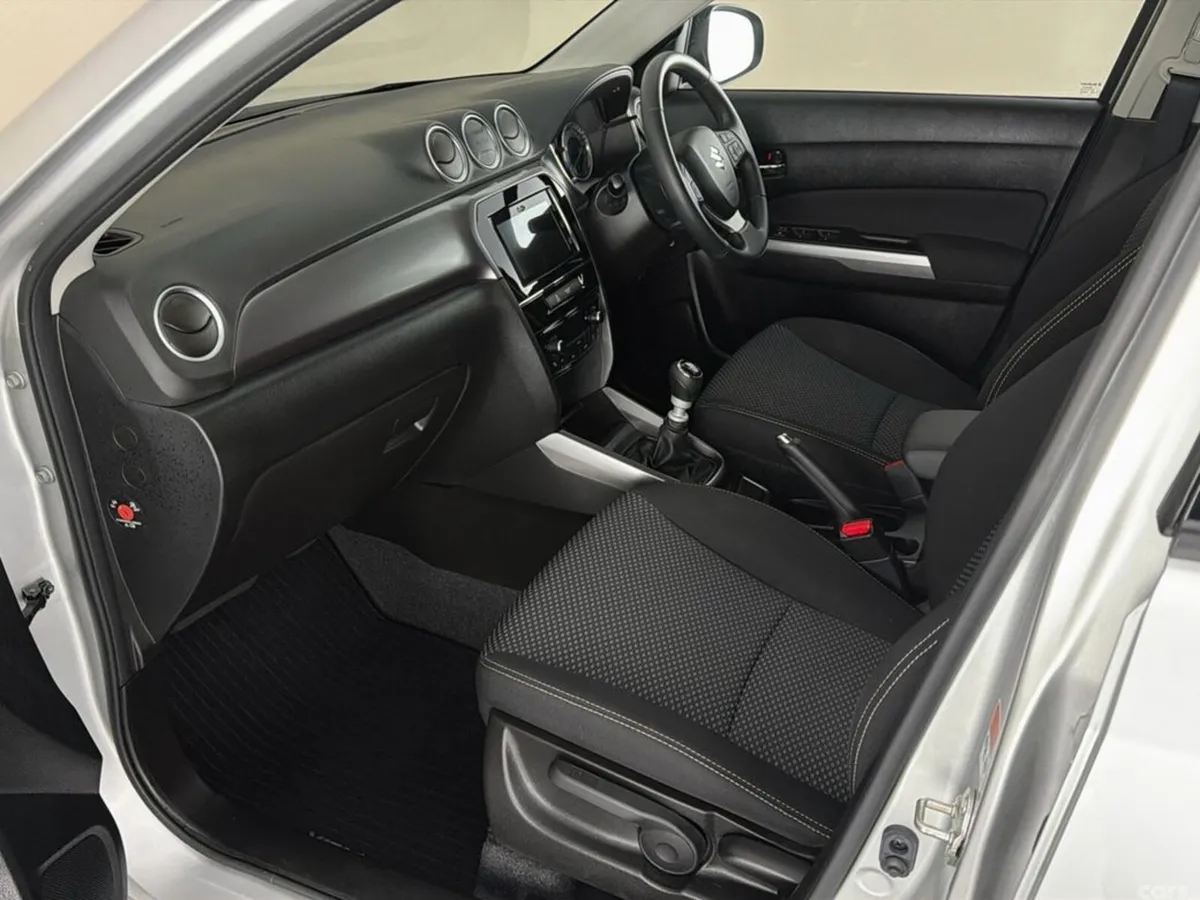 Suzuki Vitara SUV, Petrol, 2024, Grey