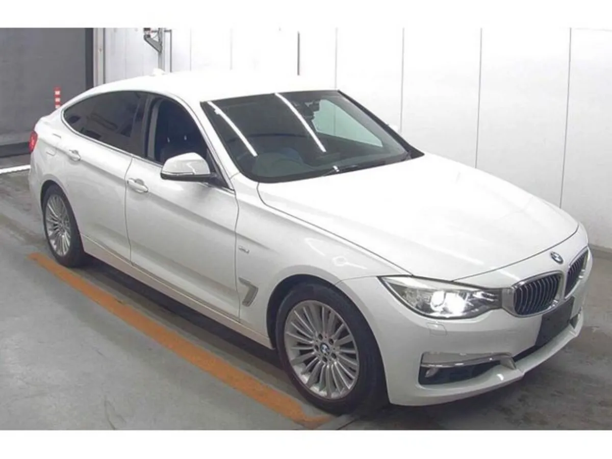 BMW 3-Series Hatchback, Petrol, 2015, White