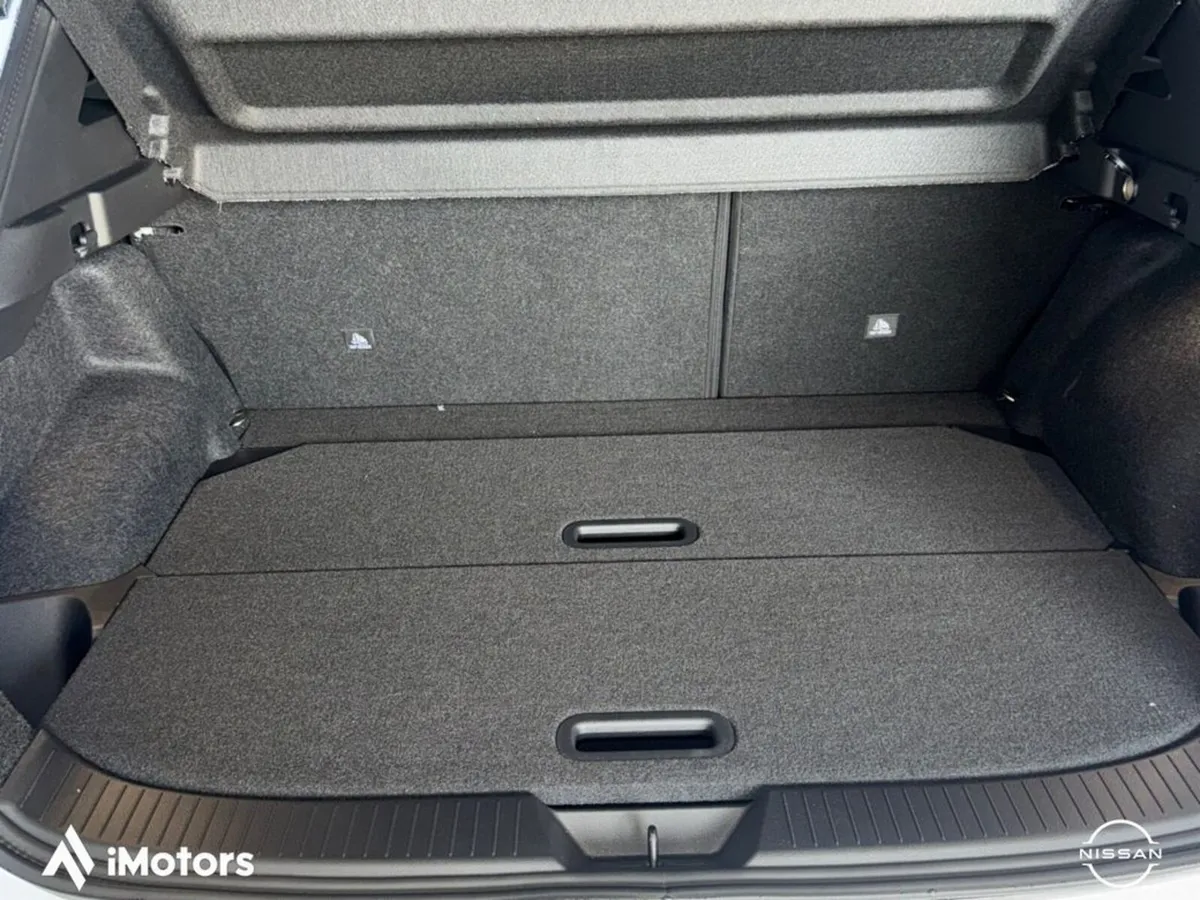 Nissan Qashqai SUV, Petrol Hybrid, 2027, White