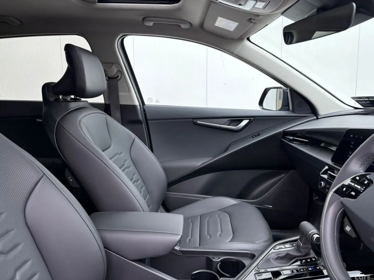 Kia Niro Hatchback, Petrol Plug-in Hybrid, 2026, Black