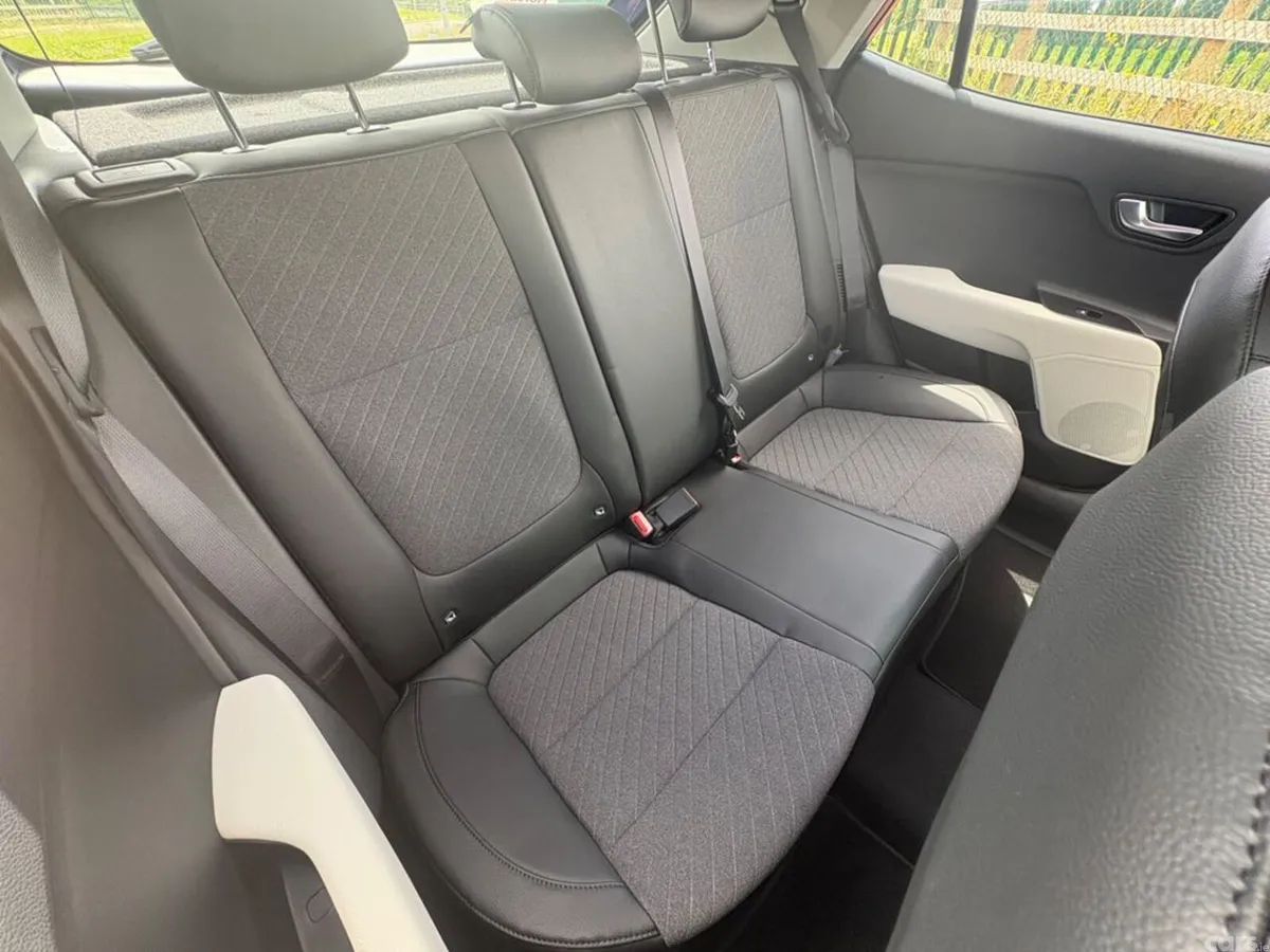 Kia Stonic Hatchback, Petrol, 2027, Blue