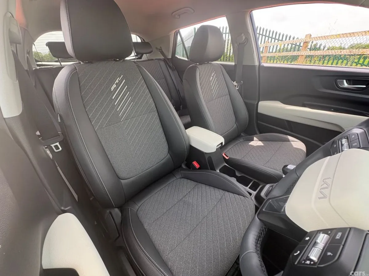 Kia Stonic Hatchback, Petrol, 2027, Blue