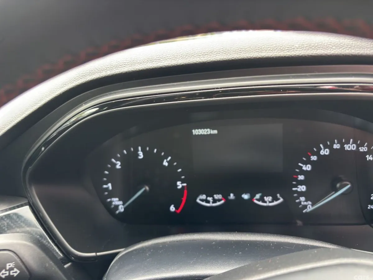 Ford Focus Hatchback, Diesel, 2021, Red