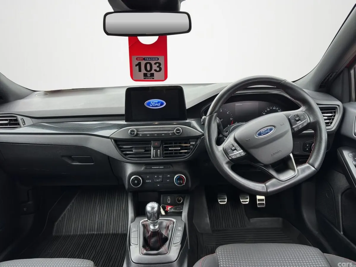 Ford Focus Hatchback, Diesel, 2021, Red