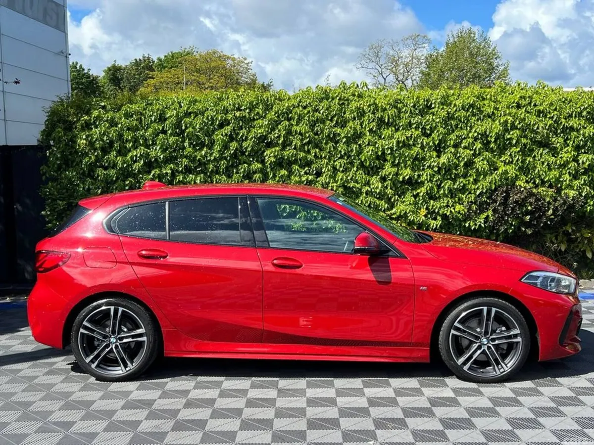 BMW 1-Series Hatchback, Diesel, 2020, Red