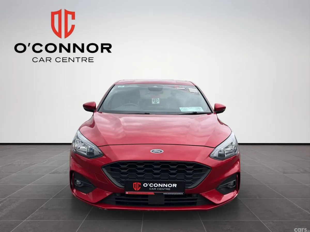 Ford Focus Hatchback, Diesel, 2021, Red