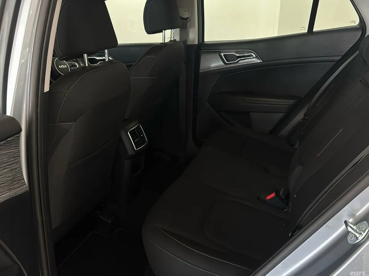 Kia Sportage MPV, Diesel, 2024, Grey