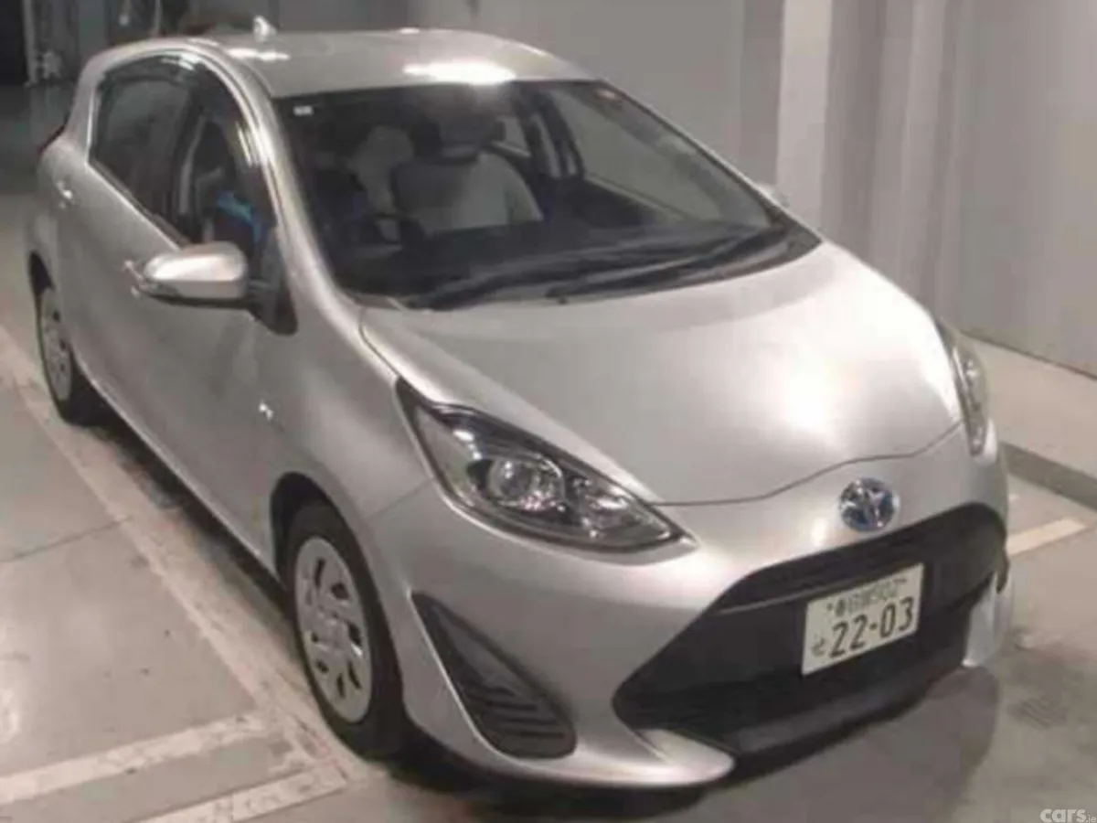 Toyota Aqua Hatchback, Petrol Hybrid, 2017, Silver