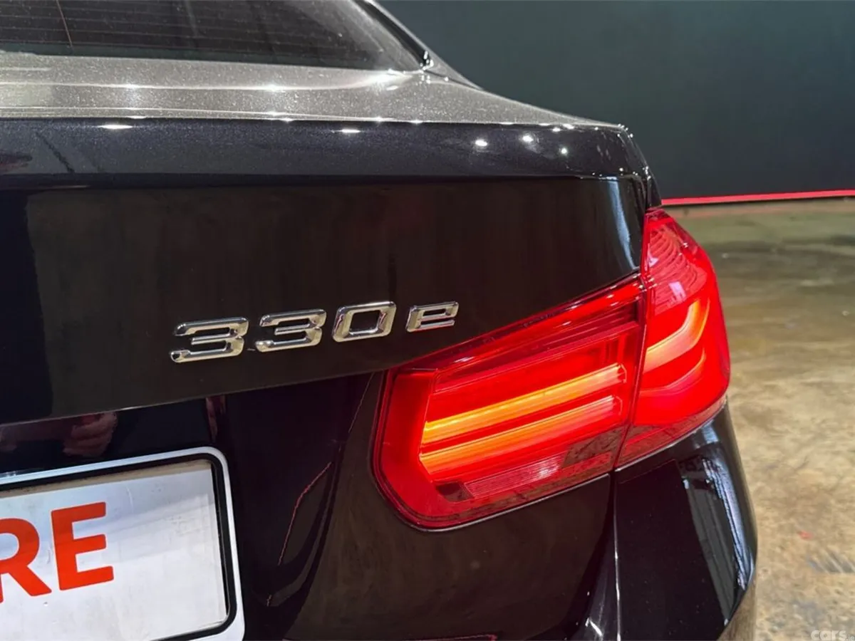 BMW 3-Series Saloon, Petrol Plug-in Hybrid, 2016, Black