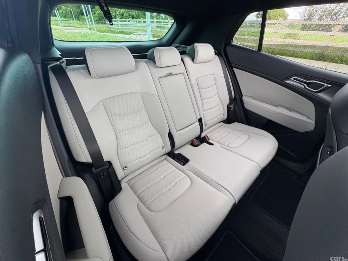 Kia Sportage SUV, Petrol Plug-in Hybrid, 2027, Red