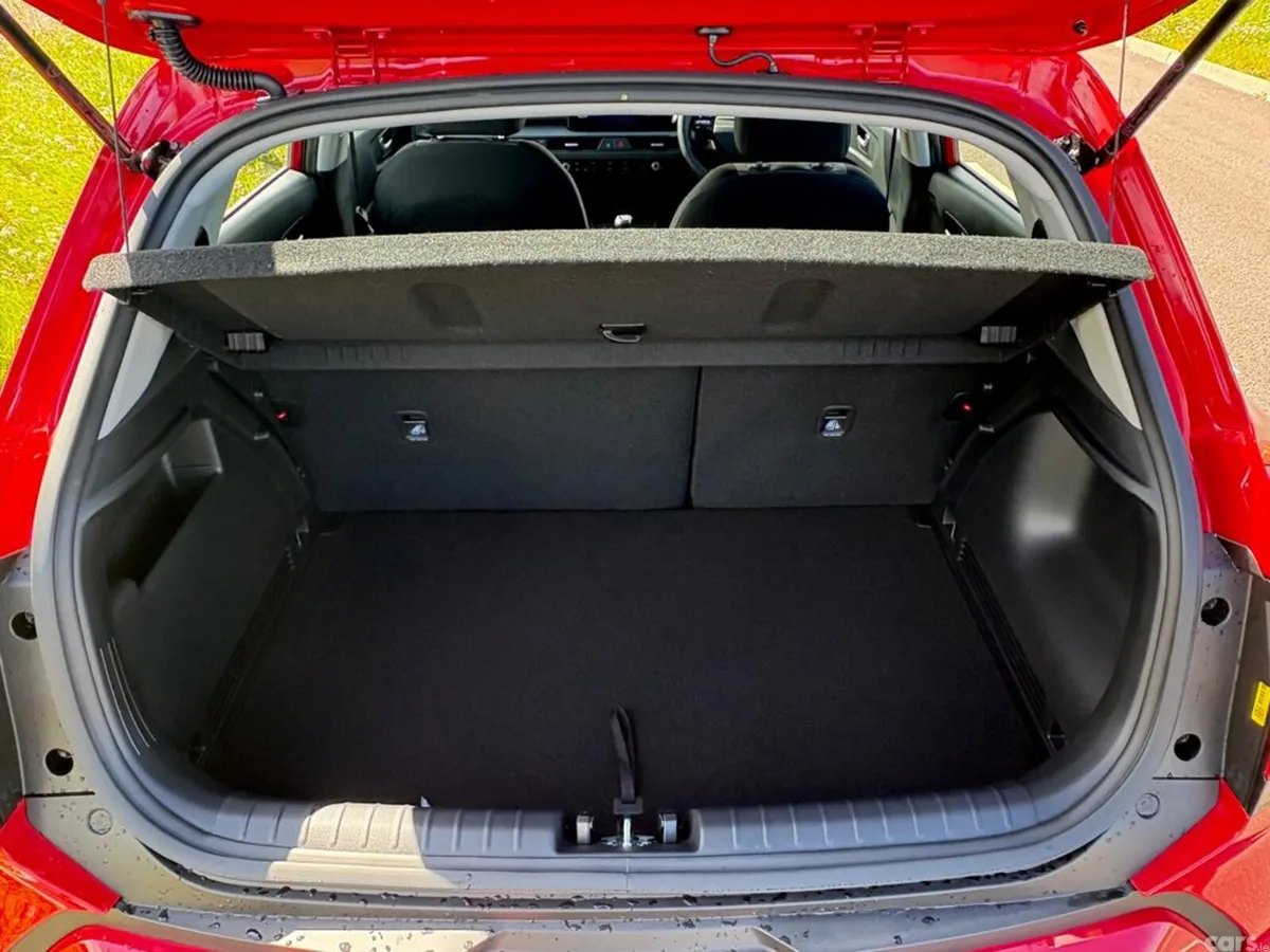 Kia Stonic Hatchback, Petrol, 2027, Red