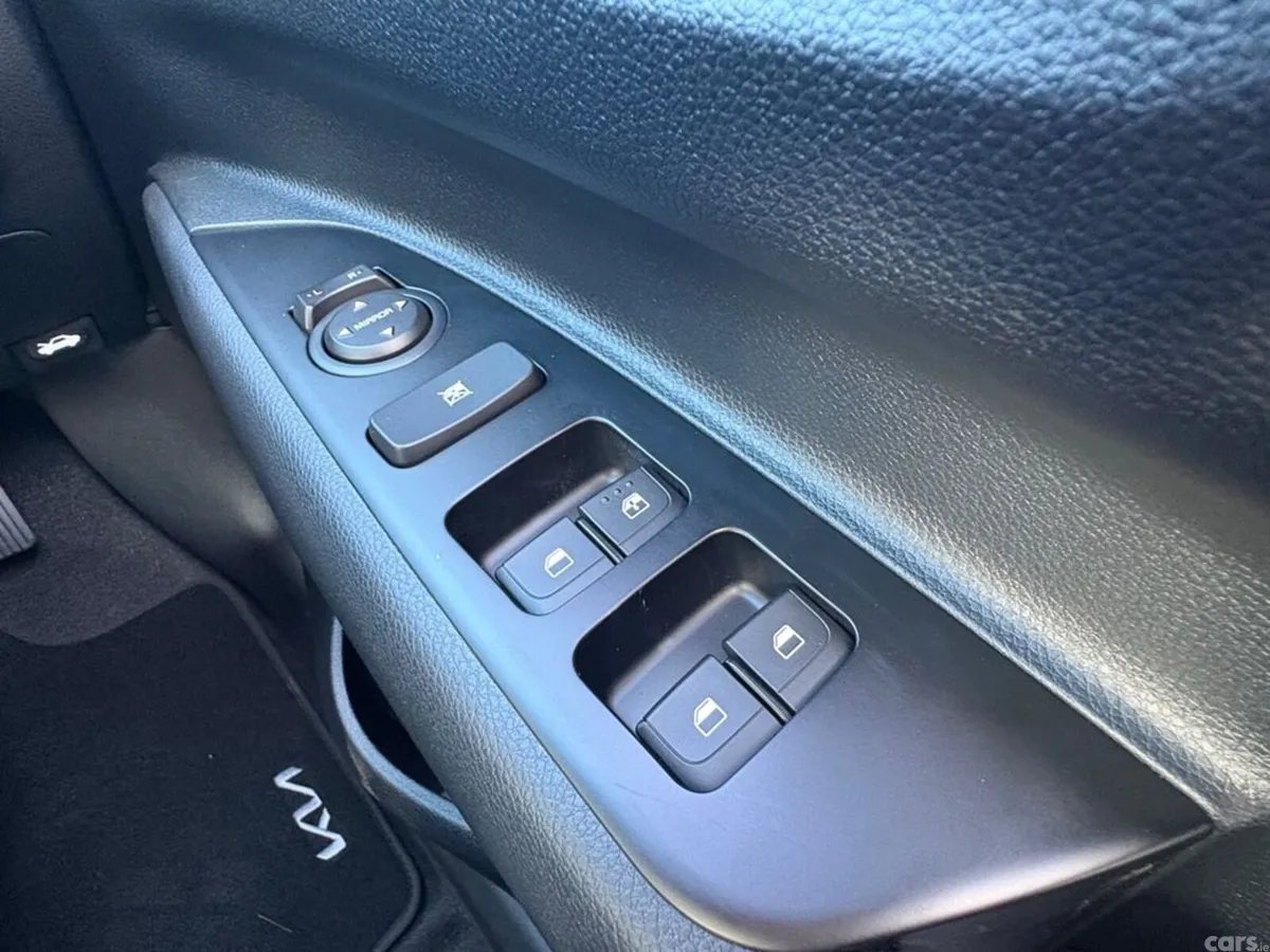 Kia Stonic Hatchback, Petrol, 2027, Red