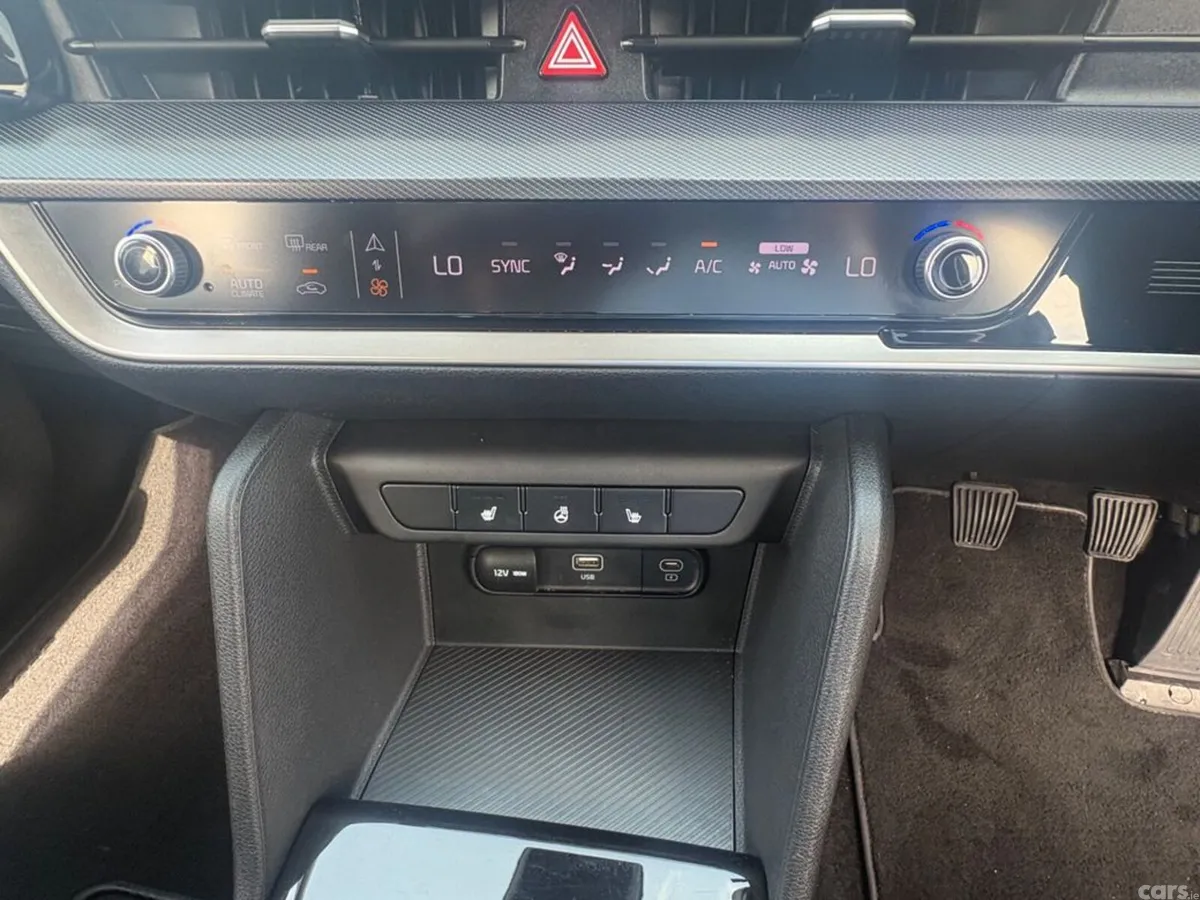 Kia Sportage SUV, Diesel Hybrid, 2023, Black