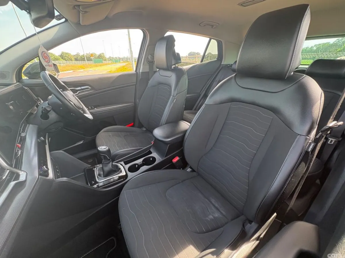 Kia Sportage SUV, Diesel Hybrid, 2023, Grey