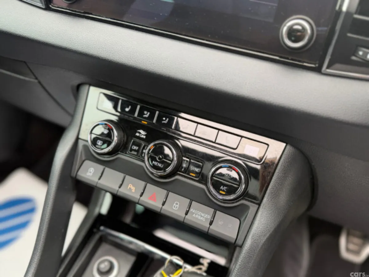 Skoda Karoq Estate, Diesel, 2019, Grey