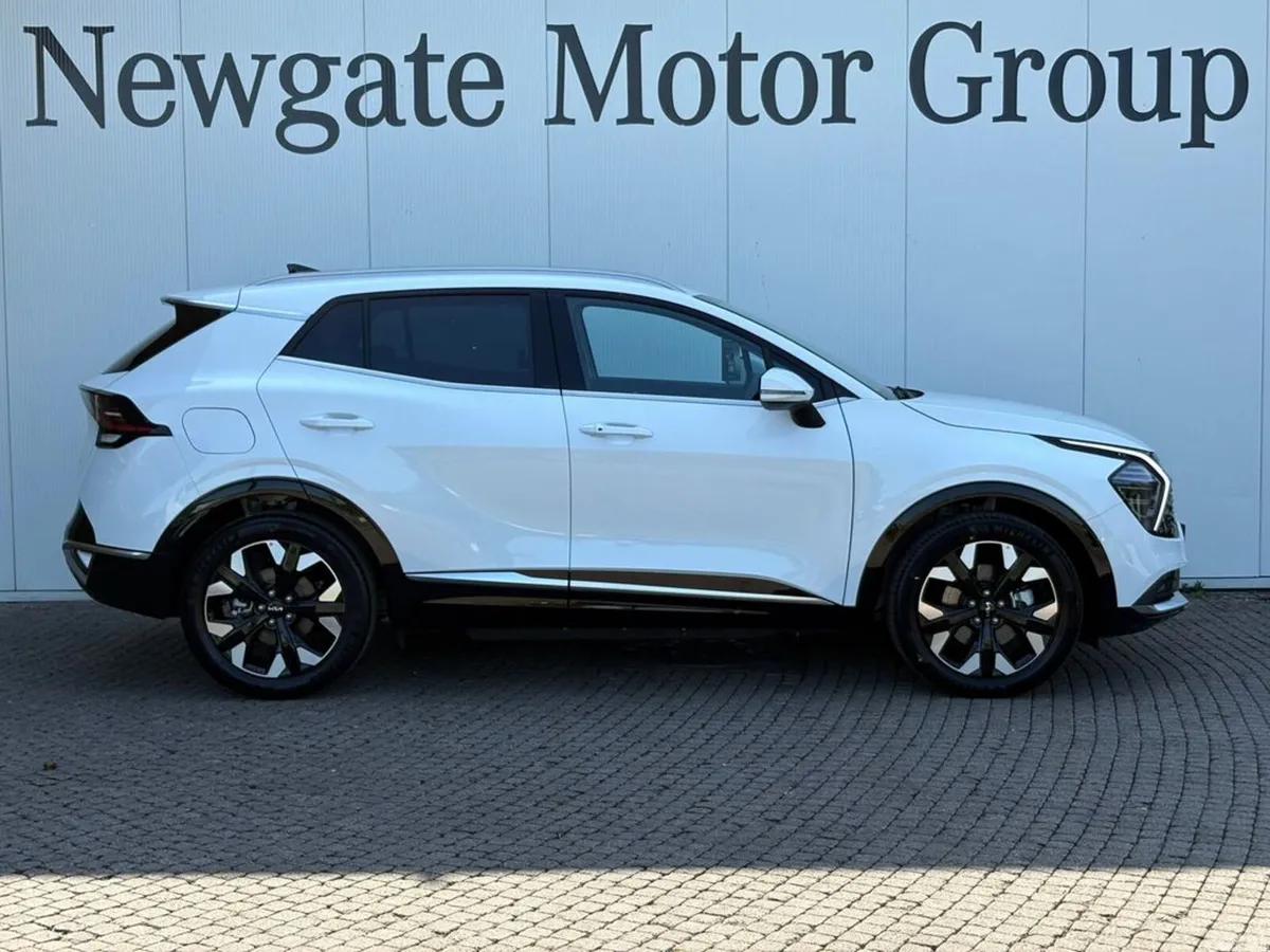 Kia Sportage SUV, Petrol Plug-in Hybrid, 2027, White