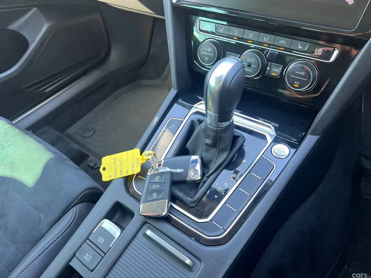 Volkswagen Passat Estate, Diesel, 2018, Blue