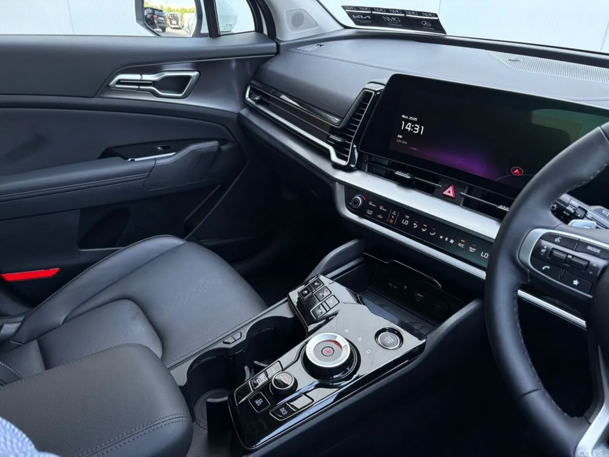 Kia Sportage SUV, Petrol Plug-in Hybrid, 2027, White