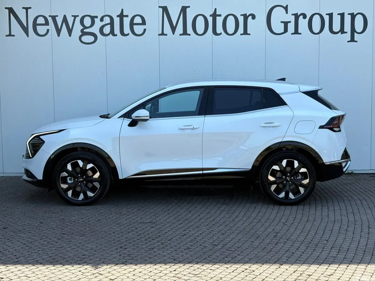 Kia Sportage SUV, Petrol Plug-in Hybrid, 2027, White