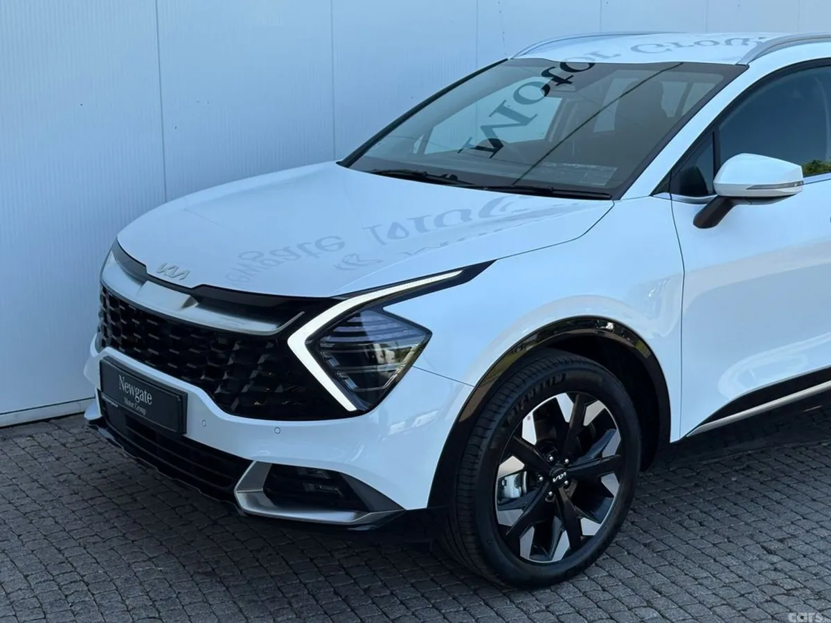 Kia Sportage SUV, Petrol Plug-in Hybrid, 2027, White